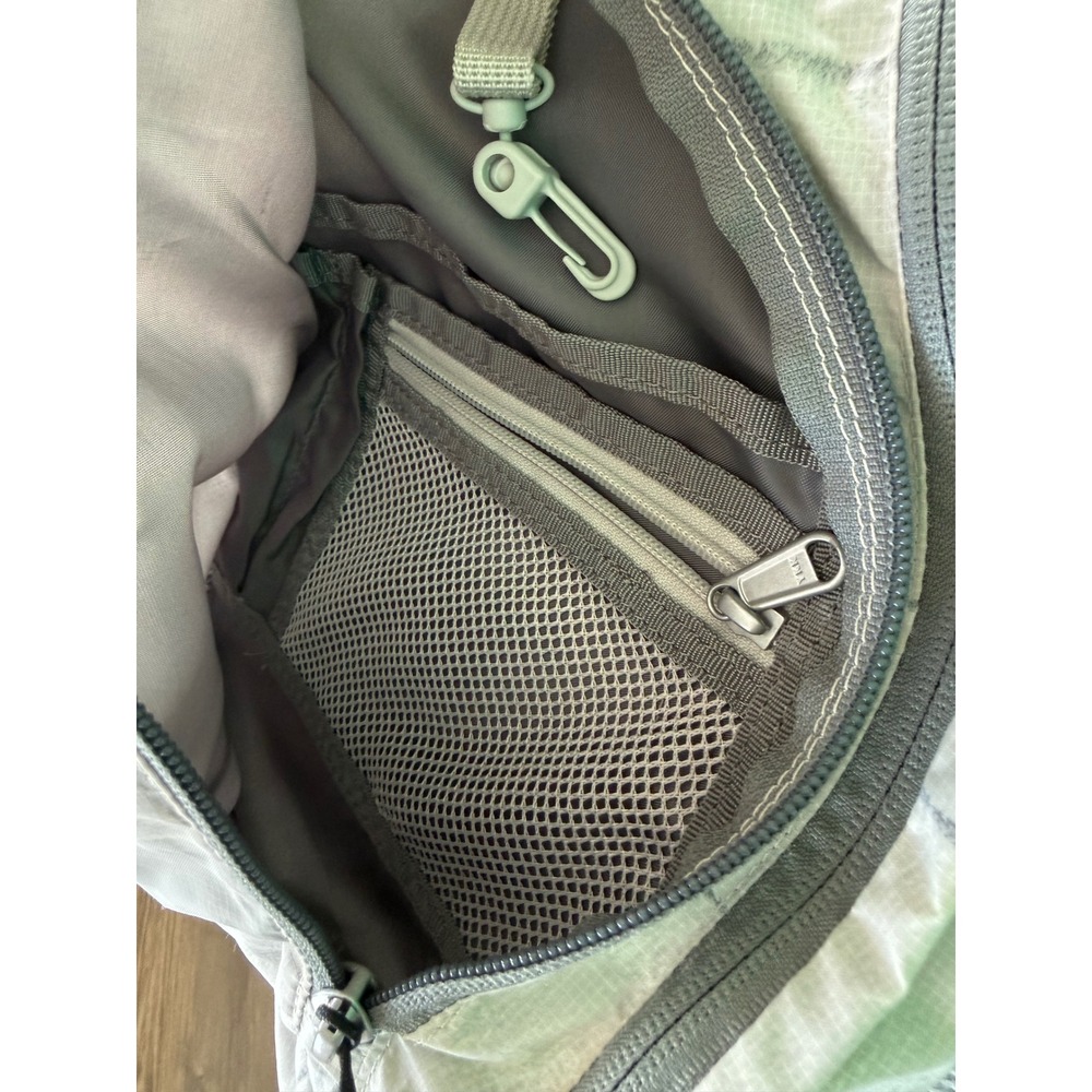 Eddie Bauer Ripstop Sling Backpack White Grey Crossbody Hiking Travel Bag - Picture 9 of 13
